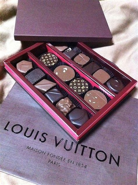 louis vuitton chocolaterie prix|louis vuitton chocolate box.